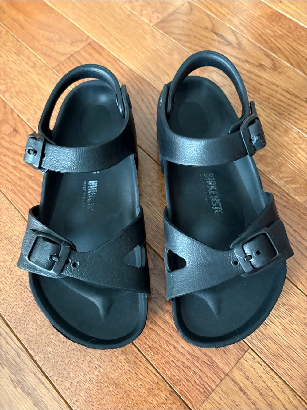 Birkenstock Kids Black Two-Strap Buckle Sandals size 32